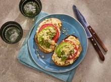 Make the most of your toast! Door het ei te raspen en met truffelmayo te mengen krijg je een heerlijk luchtige en luxe eiersalade.