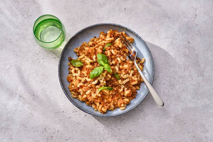 Vega volkorenmacaroni met tomaten-paprikasaus-image