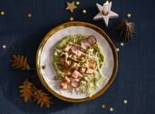 Een combinatie van smaken waar je u tegen zegt: avocadospread met zalm en sesammayodressing. 