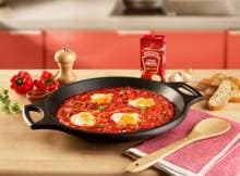 Koken met Heinz: Shakshuka! Een pannetje vol heerlijkheid, lekker om met brood in te dippen. 