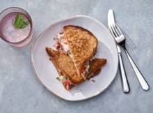 Sandwiches zijn ideaal voor als je niet veel tijd hebt maar toch lekker en gezond wilt lunchen. Deze sandwich met smeuïge tonijnsalade zet je binnen 15 min op tafel.