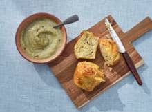 Uiensoep is een all time favorite en de restjes smaken heel goed bij deze mini-frittata's.
