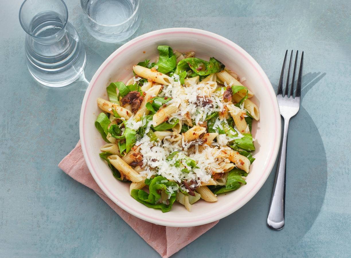 Penne Met Ansjovis En Andijvie Recept Allerhande Albert Heijn