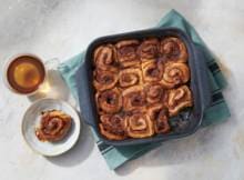 Van cinnamon rolls wordt iedereen blij. Laat staan dat deze ook nog eens vegan zijn!