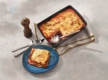 Handig: deze vega lasagne met courgette kun je van tevoren maken. Heb je je meteen een maaltje voor meerdere dagen!