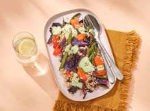 Zilvervliesrijst met sperziebonen, kool en knoflooksaus