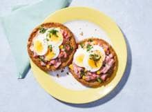 Fan van huzarensalade en de kleur roze? Dan is deze lunch voor jou een feestje!