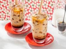 Bubble tea komt oorspronkelijk uit Taiwan en is een combinatie van thee, melk en boba: 'tapiocaparels' die in je mond aanvoelen als gummybeertjes. In dit recept worden de boba gemaakt van maizena.