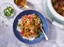 De gouden smaakcombi van kip en cashew werkt ook in de slowcooker. Naast cashew proef je paprika, soja, oestersaus en wat pit van chilivlokken. Lekker met rijst.
