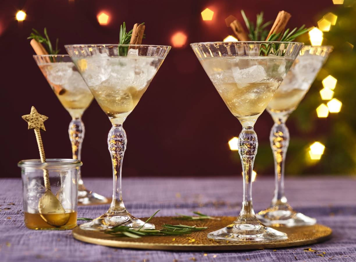 Tonic met specerijensiroop recept - Allerhande | Albert Heijn