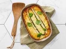 Eet je graag keto? Dan is dit recept alles wat je zoekt. Courgettelasagne met gehakt en 3 kazen: Parmezaanse kaas, ricotta en mozzarella. Echt een feestje!