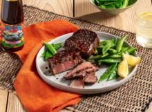 Koken met Lee Kum Kee: je steak naar een hoger niveau tillen? Dat doe je door 'm te marineren in oestersaus en vervolgens te grillen! Serveer met sugarsnaps en frietjes.