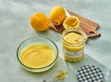 Met zelfgemaakte lemon curd maak je elk toetje en elk taartje nóg lekkerder.