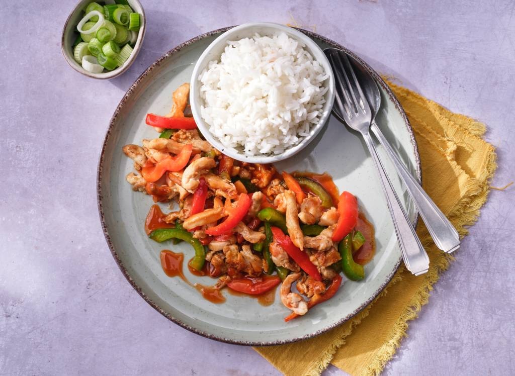 Rijst met zoetzure kip