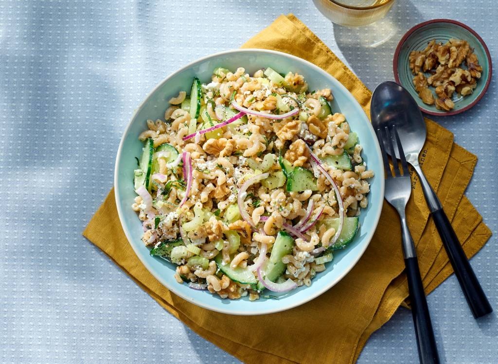 Koude macaroni salade