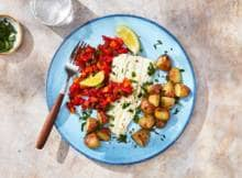 Piperade wordt gemaakt van gestoofde paprika en is typisch Frans. Door de rode, gele en groene paprika's wordt dit gerecht heel kleurrijk. Hugo Kennis maakt er kabeljauw en krieltjes bij. Eet smakelijk!  