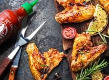 Koken met Flying Goose: Wat is beter dan een grote schaal kippenvleugeltjes?  Maak ze éxtra lekker met deze sticky zoet/pittige Sriracha en honing marinade.