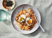 Houd je van kimchi? Gek op risotto? In dit recept combineren we samen tot een kimchi-risotto. Het is Italiaans noch Koreaans maar wél een combinatie met 'the best of both world's'.