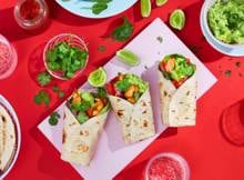 Koken met Santa Maria: de fajita is een klassieker uit de Tex Mex keuken die bijzonder lekker is. Malse kip met zoete paprika en ui zorgen voor een overheerlijke smaakcombinatie. Voeg daar een frisse salade, salsa en guacamole aan toe en geniet!  