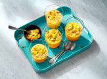 Gek op courgettesoep? Dan moet je deze variant eens proberen. Je serveert 'm namelijk koud, net zoals gazpacho waar het recept door geinspireerd is. Ideaal voor een warme dag.