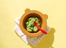 Een gezond happie voor je kleintje: zachte aardappel, broccoli en een beetje tartaar. Zo alles bij elkaar is het AVG'tje eigenlijk een stamppotje geworden. Jong geleerd is oud gedaan!