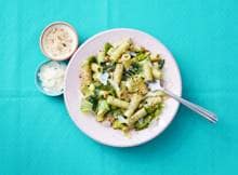 Rigatoni met pesto en gebakken prei (advertorial)