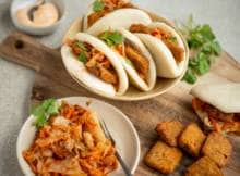 Bao buns met kimchi en Tofusion van Vivera (advertentie)
