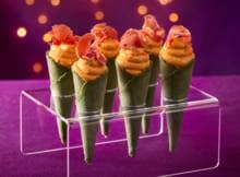 Hoorntjes met roomkaas en serranoham