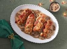 In plaats van één groot stuk vlees op tafel, krijgt iedereen zijn eigen mini-rollade. Wat een leuke nieuwe draai aan de vertrouwde klassieker!