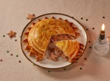 Klassieke pithivier met kip, paddenstoelen en pecannoten
