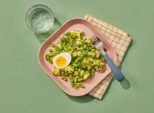 Tuinerwten-spinaziestamppot met ei van Kindergarden